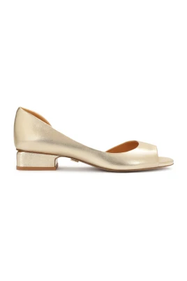 Guld peep toe pumps med låg klack