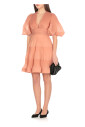mini-robe-plissee-rose-a-col-en-v