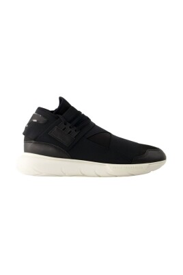 black-leather-qasa-sneakers