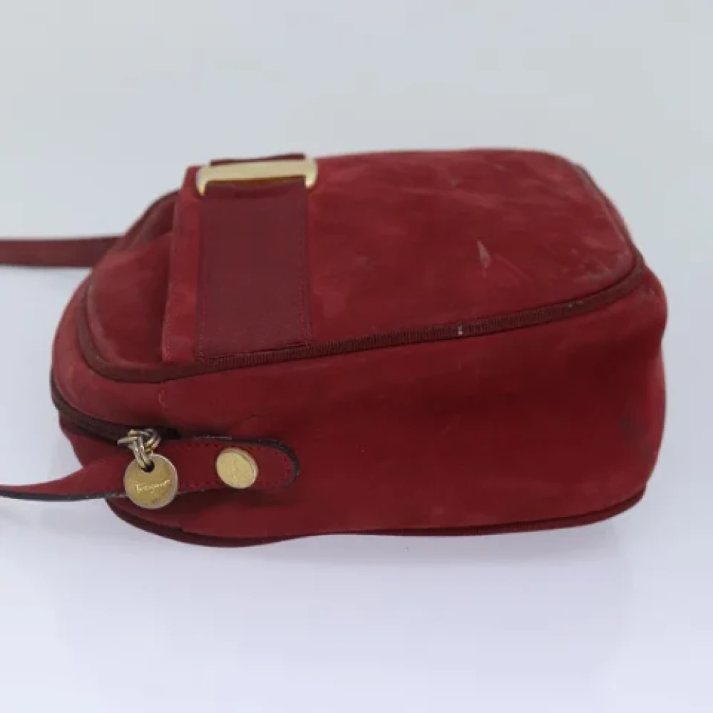Salvatore Ferragamo Pre-owned Suede shoulder-bags Red Dames