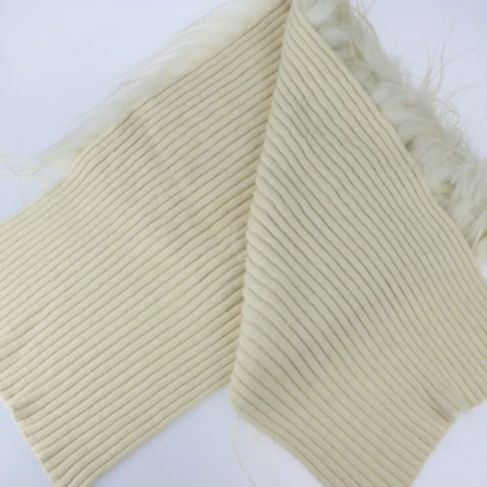 Chloé Pre-owned Fur scarves White Dames