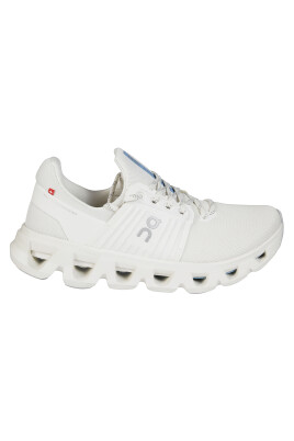 lightweight-cloudswift-4-running-shoes