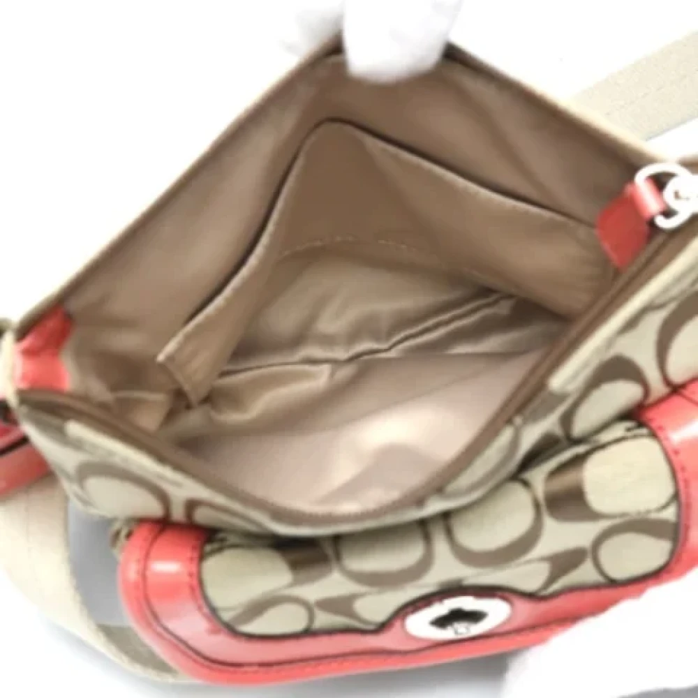 Coach Pre-owned Leather shoulder-bags Beige Dames