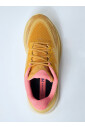 logo-applique-sneakers-met-contrast-tussenzool