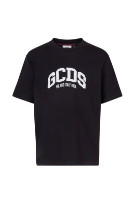 mode-decontractee-t-shirt-a-manches-courtes