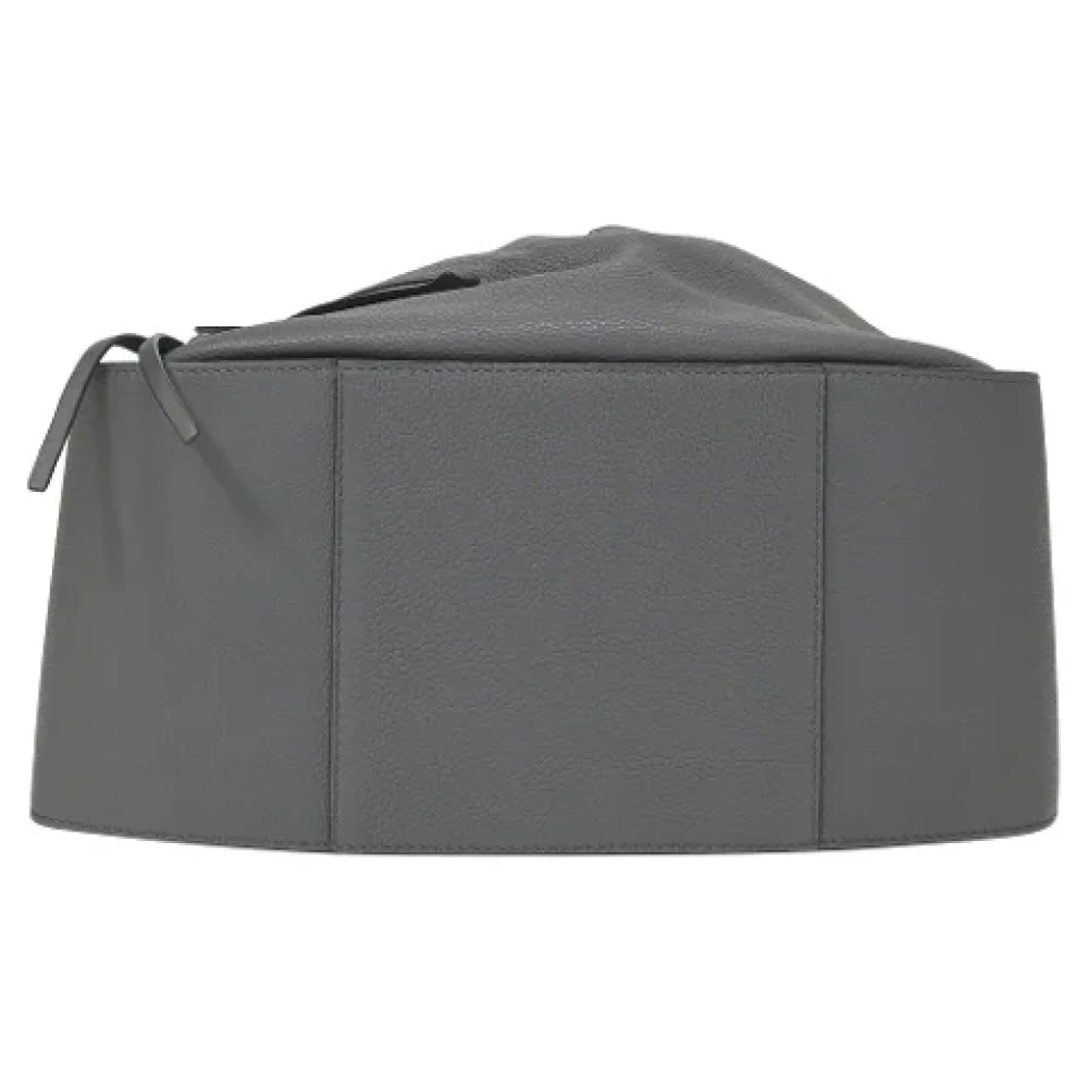 Loewe Pre-owned Leather shoulder-bags Gray Dames