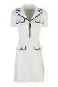 robe-courte-boutonnee-devant-avec-garniture-contrastee