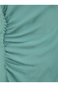 robe-midi-bleue-avec-drape-et-boutons