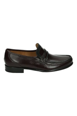 Burgundy Slip-On Skor