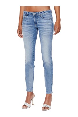 jean-slim-en-coton-bleu-patche