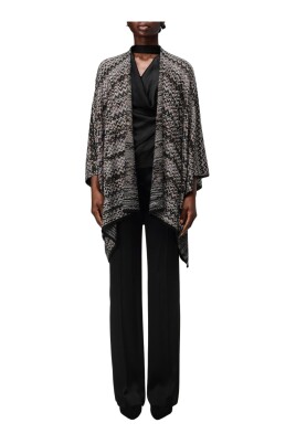 poncho-tricot-a-motif-zigzag