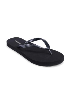 black-solid-rubber-flip-flop