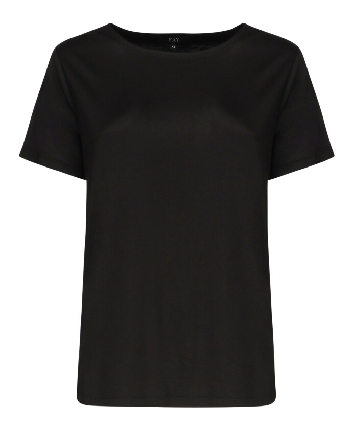 black-t-shirts-and-polos-with-boat-neckline