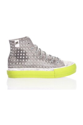 sneakers-grises-avec-design-plateforme
