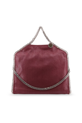 sac-a-bandouliere-avec-breloque-logo-et-fermeture-a-bouton-pression