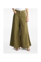 green-jeans-with-classic-five-pockets