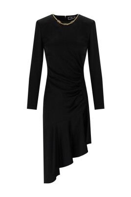 robe-asymetrique-en-satin-avec-collier