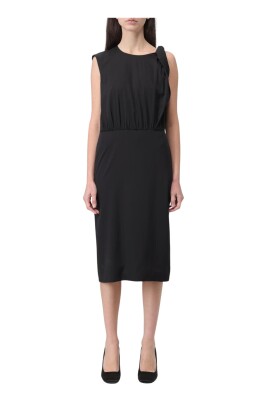 elegant-sort-midi-kjole