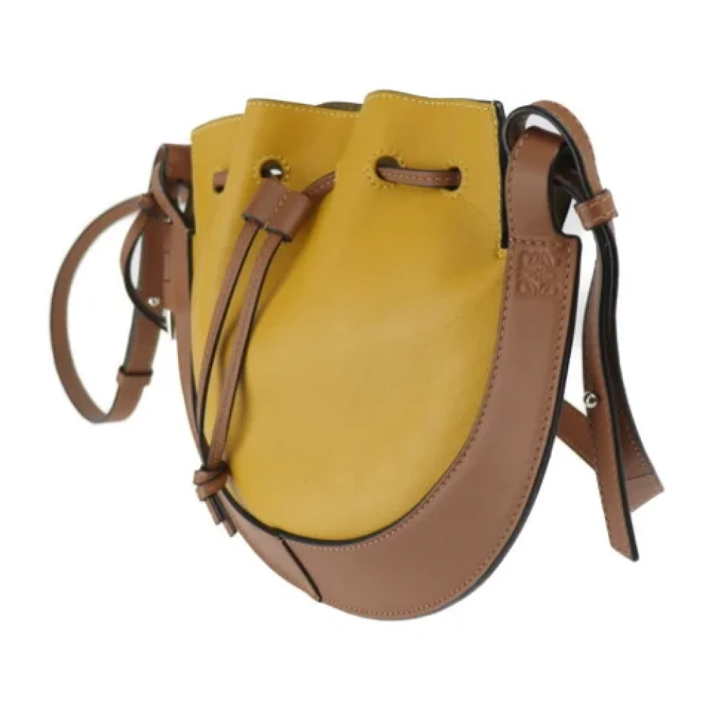 Loewe Pre-owned Fabric shoulder-bags Yellow Dames