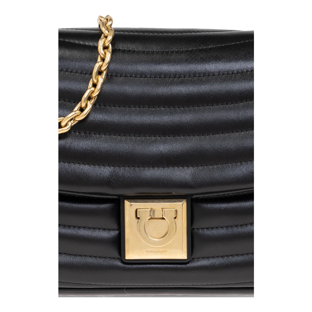 Salvatore Ferragamo Gewatteerde schoudertas Black Dames