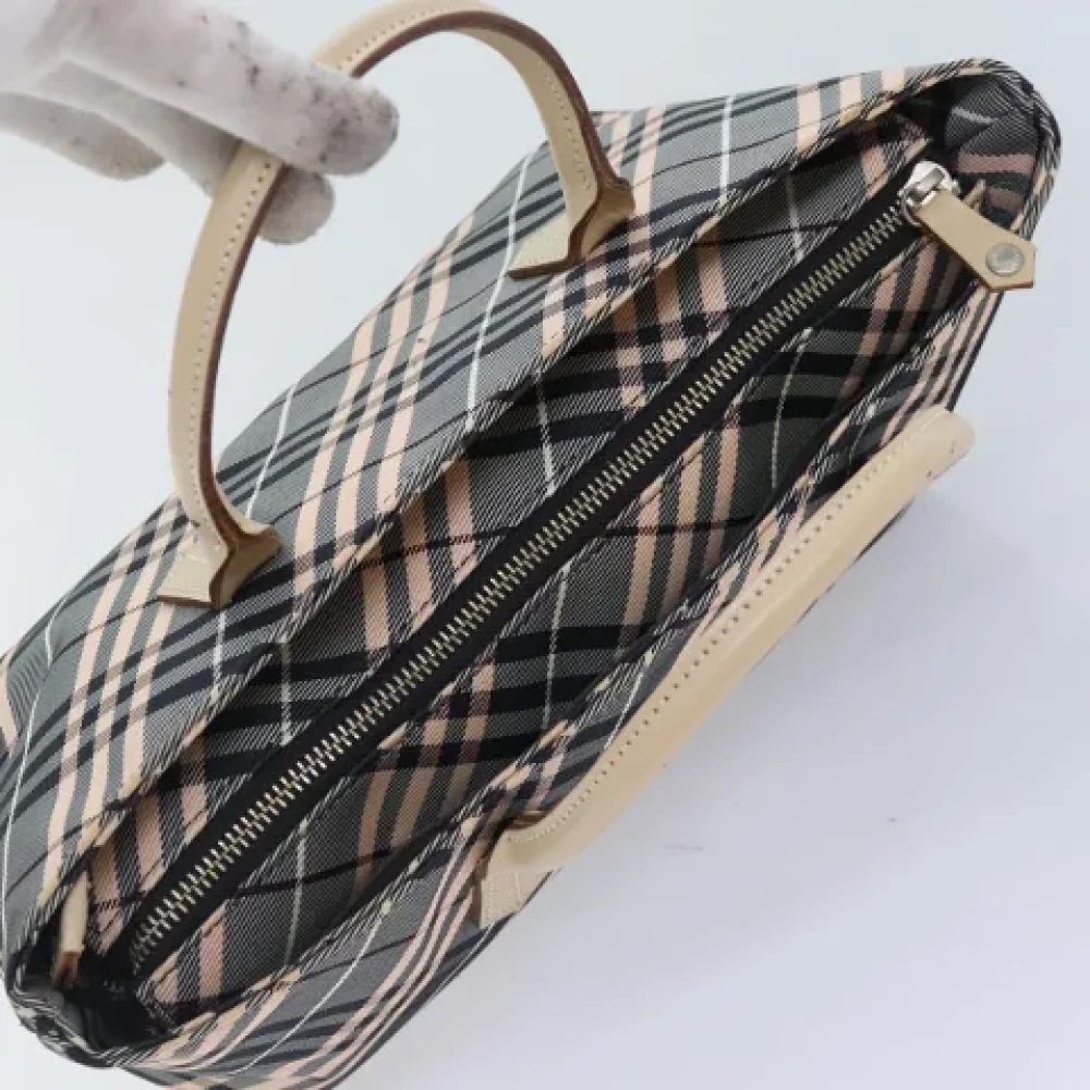 Burberry Vintage Pre-owned Nylon handbags Gray Dames