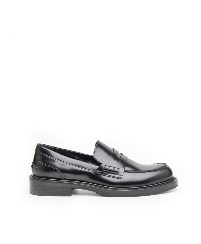 mocassin-en-cuir-brosse-noir