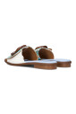 stijlvolle-slippers-met-carre-neus