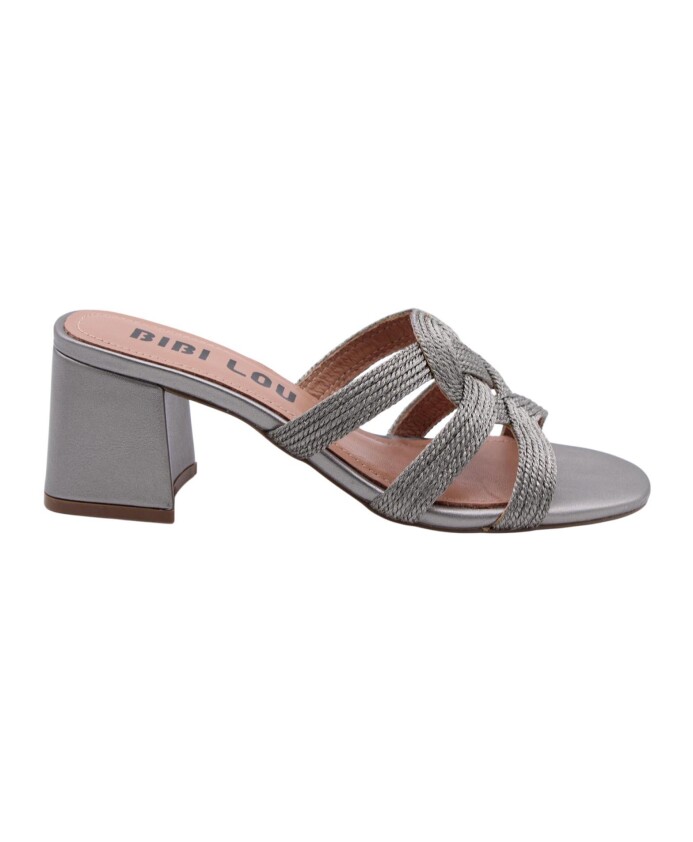 stylish-sandals-with-foo-fighters-touch
