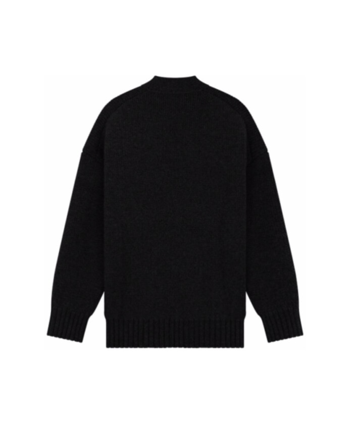 pull-noir-pour-un-look-elegant