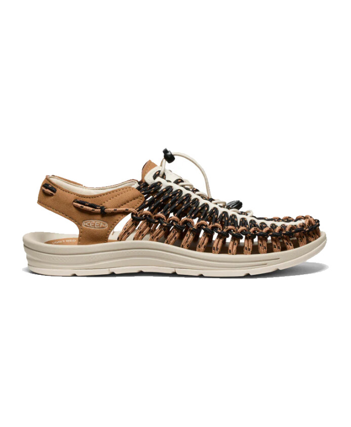sandales-uniques-noires-and-chipmunk