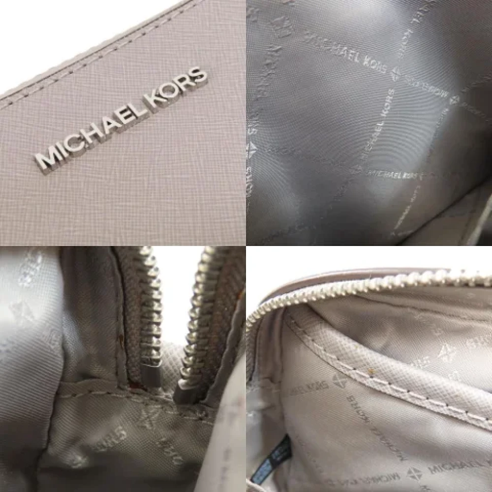 Michael Kors Pre-owned Fabric shoulder-bags Gray Dames