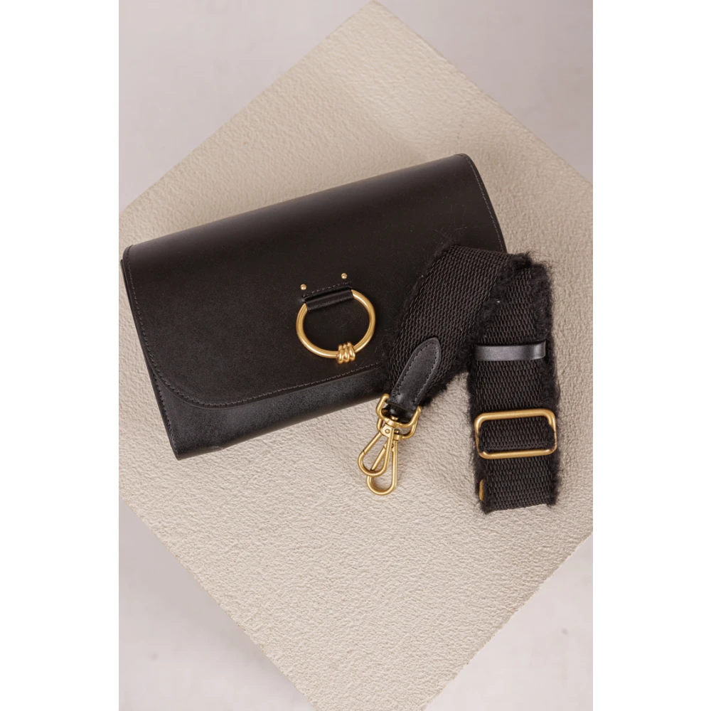 Gianni Chiarini Zwarte leren schoudertas met gouden details Black Dames