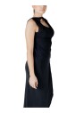 robe-midi-sans-manches-en-tricot-noir