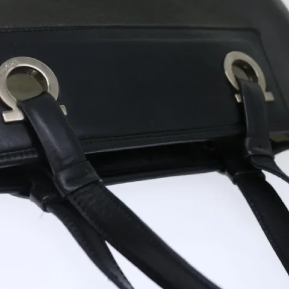 Salvatore Ferragamo Pre-owned Leather handbags Black Dames