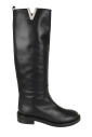 bottines-noires-a-plaque-metallique
