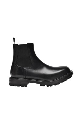 black-leather-chelsea-boots