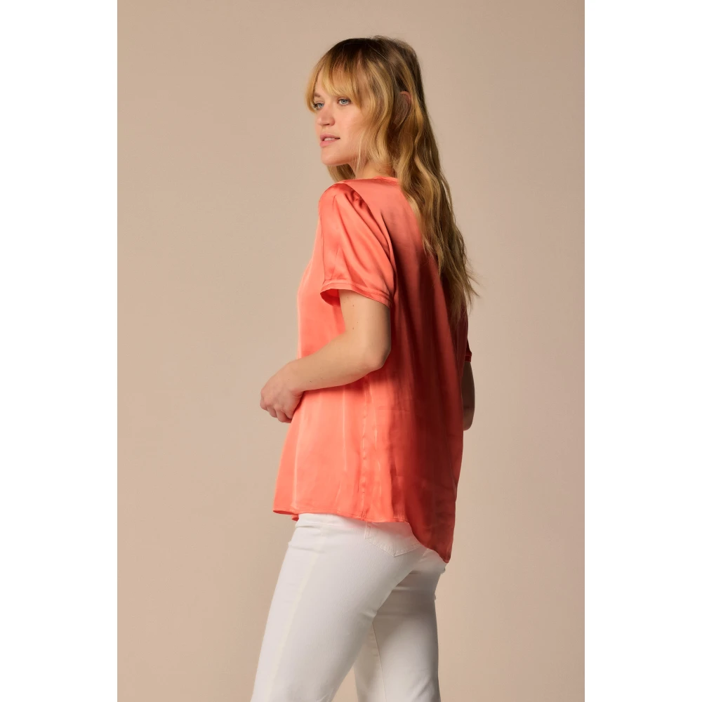 Kocca Stijlvolle Blouses voor Vrouwen Red Dames
