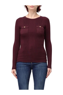 pull-rouge-en-tricot-cotele