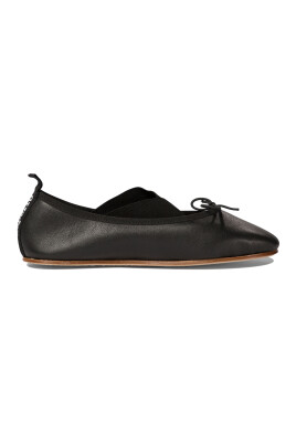 black-ballerina-flats-with-bow-detail