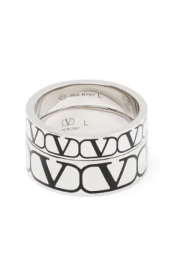 d-shaped-logo-engraved-silver-ring-set