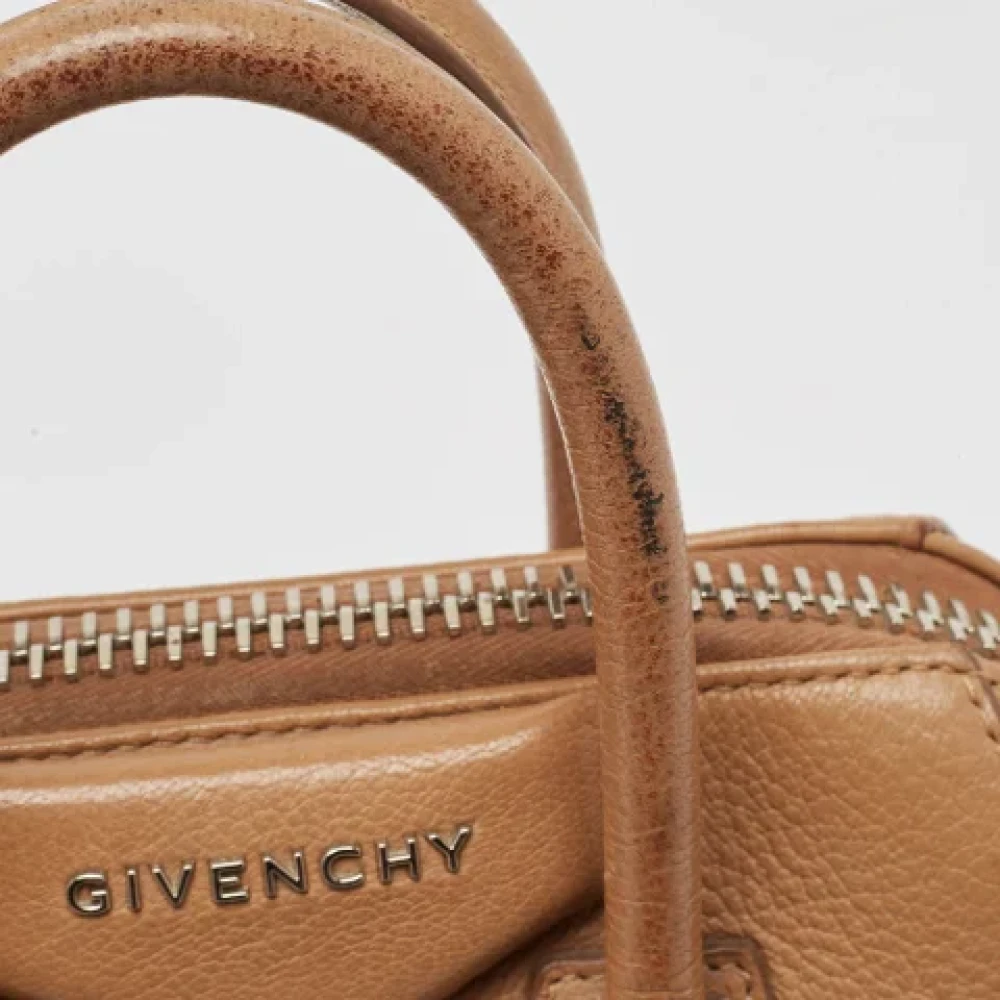 Givenchy Pre-owned Leather totes Beige Dames