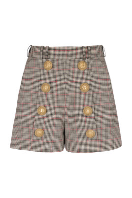 short-en-laine-a-boutons