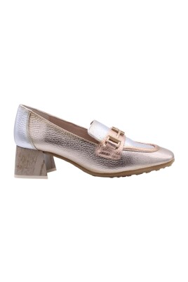 classic-leather-moccasin-shoes