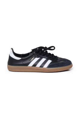 black-leather-sneakers-with-laces