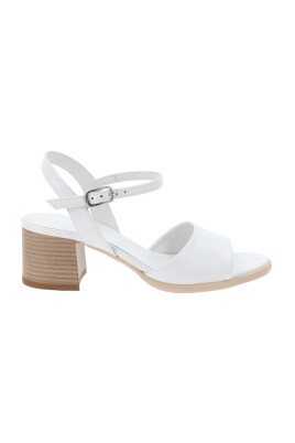 laeder-sommer-sandaler-stilfuld-komfort
