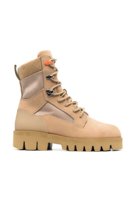 beige-snorstovlar-militarstovlar