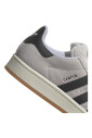 sneakers-gris-en-daim-lacets-semelle-en-caoutchouc