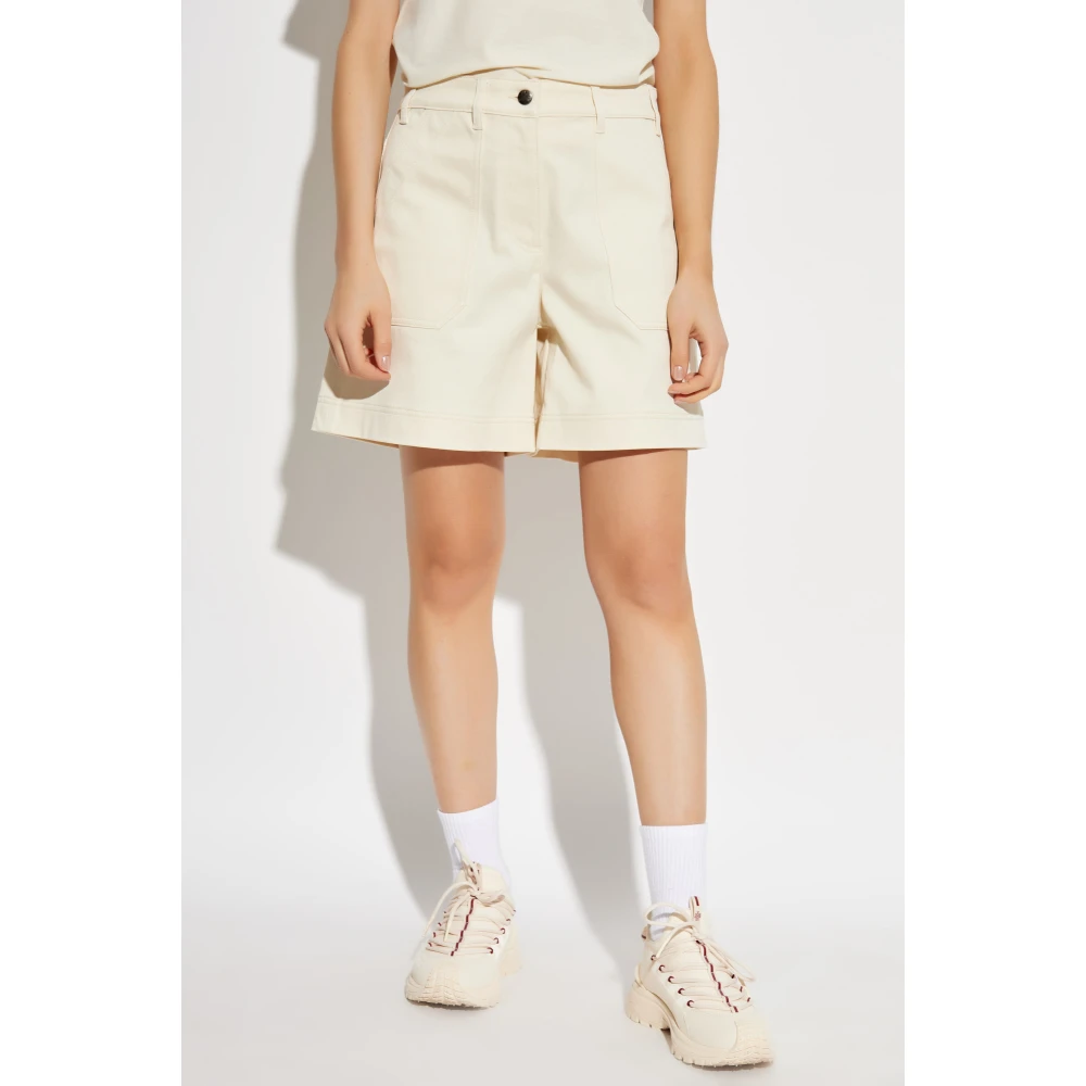 Moncler Shorts met zakken Beige Dames