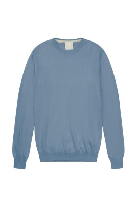 luxurious-crewneck-sweater-in-light-blue