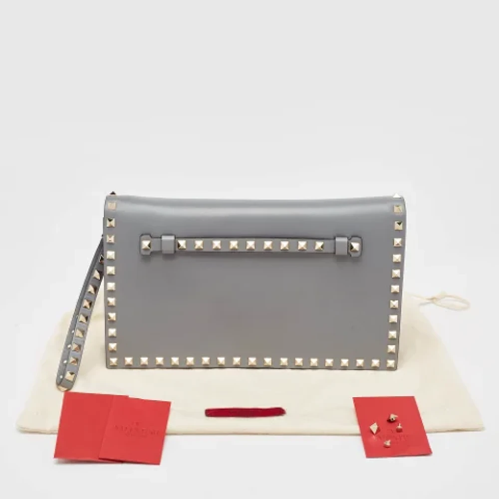 Valentino Vintage Pre-owned Leather clutches Gray Dames